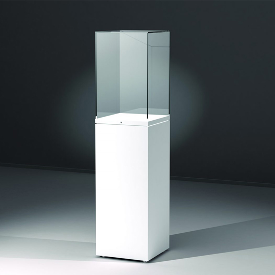 Column display cases for museums