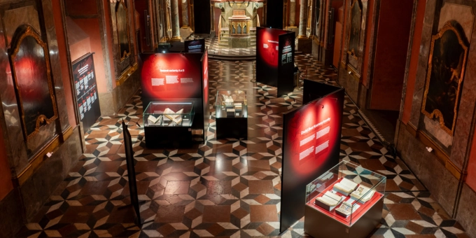 Museum Wall Configuration Ideas for Flexible and Immersive Exhibitions 4 Island Configurations for Open Exhibition Spaces